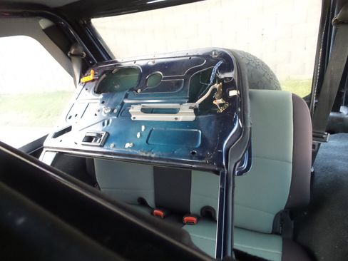 Used 2005 Jeep Wrangler Unlimited w/ Security Group image 58