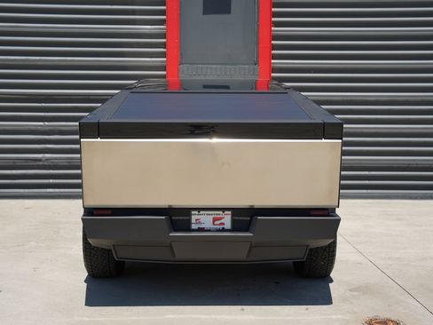 Used 2025 Tesla Cybertruck AWD Crew Cab image 10