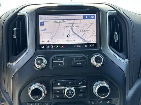 Used 2022 GMC Sierra 2500 Denali w/ Denali Ultimate Package AWD/4WD image 11
