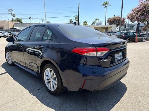 Used 2025 Toyota Corolla LE w/ LE Premium Package FWD image 5