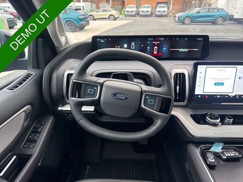Used 2025 Ford Expedition Max Active AWD/4WD image 22