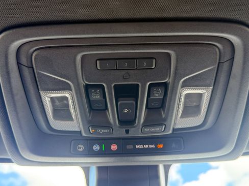 Certified 2019 Chevrolet Silverado 1500 High Country w/ High Country Premium Package AWD/4WD image 40
