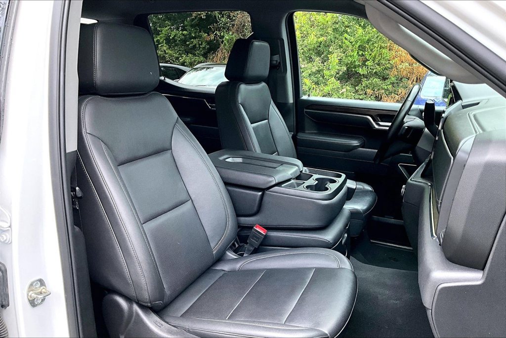 Used 2025 GMC Sierra 1500 SLT RWD image 9