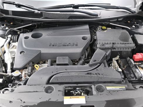 Used 2017 Nissan Altima 2.5 SV w/ Convenience Package image 10