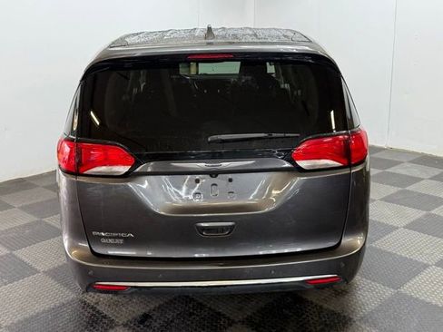 Used 2020 Chrysler Pacifica Touring w/ Cold Weather Group image 10