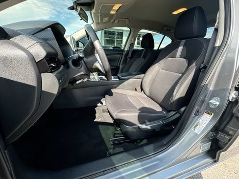 Used 2020 Nissan Sentra SV w/ Trunk Package FWD image 18