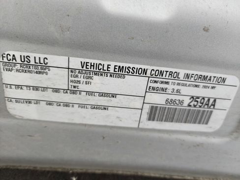 Used 2024 Chrysler Pacifica Touring-L image 22