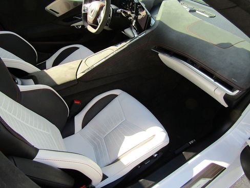 Used 2023 Chevrolet Corvette Stingray Premium Conv image 13