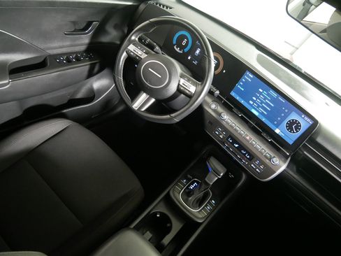 Used 2024 Hyundai Kona SEL AWD/4WD image 9