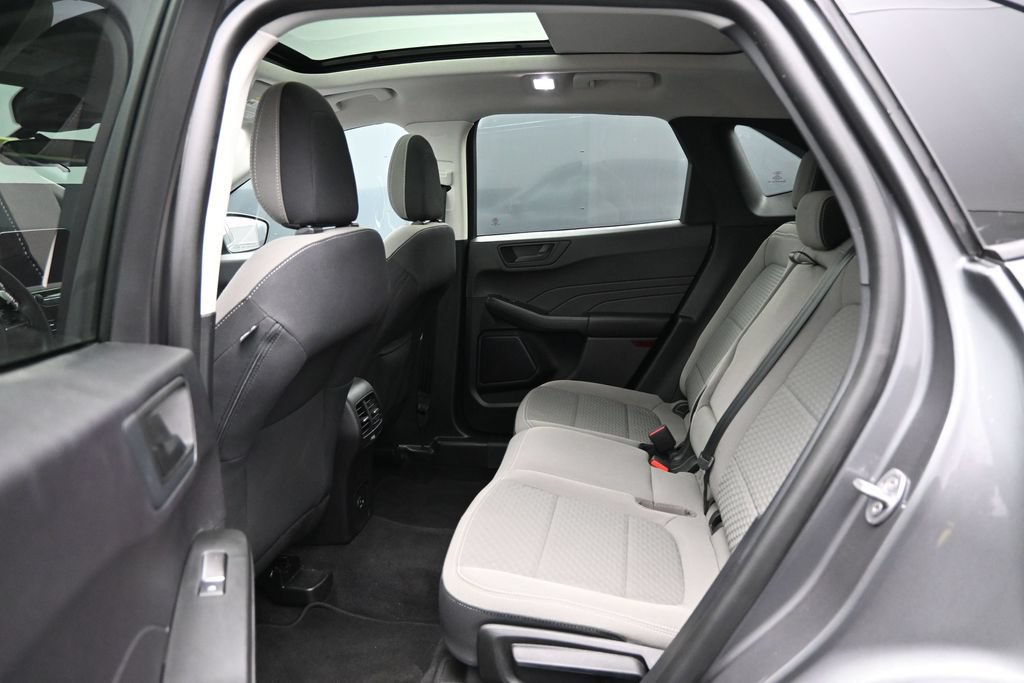 Used 2022 Ford Escape SE w/ SE Sport Appearance Package FWD image 24