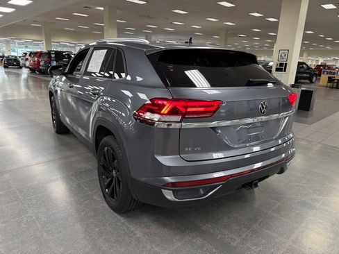 Used 2023 Volkswagen Atlas Cross Sport SE w/ Black Wheel Package AWD/4WD image 5