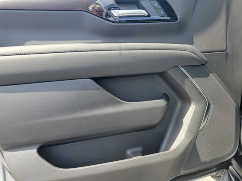 New 2026 Chevrolet Suburban LS RWD image 25