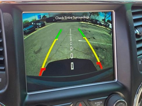 Used 2018 Jeep Grand Cherokee Limited image 31