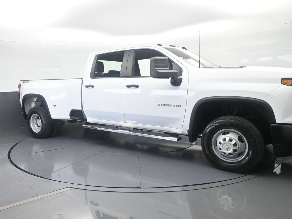 Used 2026 Chevrolet Silverado 3500 W/T AWD/4WD image 8