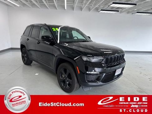 Used 2024 Jeep Grand Cherokee Limited w/ Black Appearance Package AWD/4WD image 1