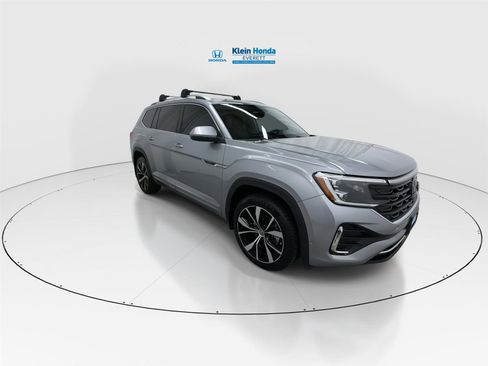 Used 2024 Volkswagen Atlas SEL Premium R-Line AWD/4WD image 4