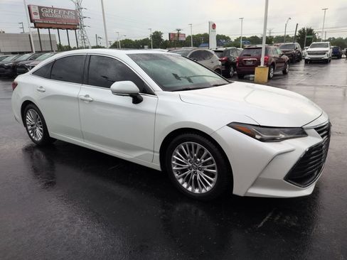 Used 2020 Toyota Avalon Limited w/ Advanced Safety Package FWD image 7