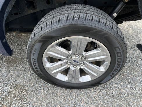 Used 2018 Ford F150 Lariat w/ Equipment Group 502A Luxury image 11