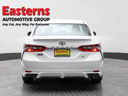 Used 2024 Toyota Camry SE image 6