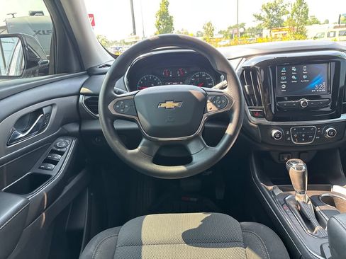 Used 2019 Chevrolet Traverse LS FWD image 17
