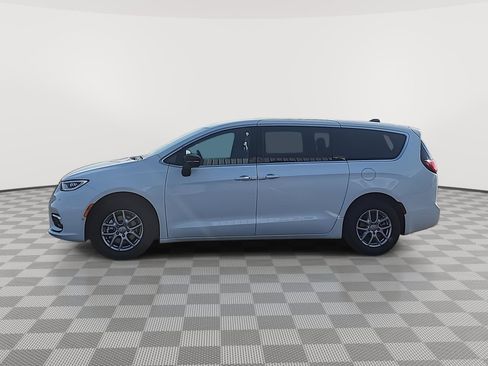 New 2026 Chrysler Pacifica Select FWD image 2