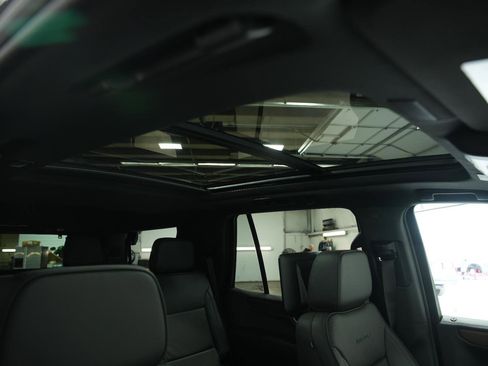 New 2026 GMC Yukon Denali w/ Denali Reserve Package AWD/4WD image 23