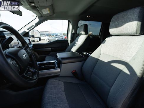 Certified 2025 Ford F450 XLT w/ 360-Degree Camera Package image 38