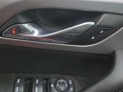 Used 2023 Chevrolet Blazer LT image 9