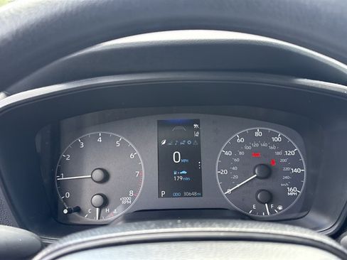 Used 2025 Toyota Corolla LE FWD image 12