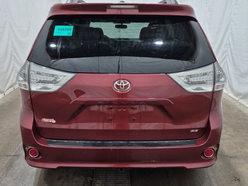 Used 2014 Toyota Sienna SE FWD image 8