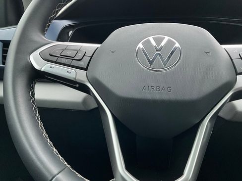 Used 2023 Volkswagen Taos SE image 22