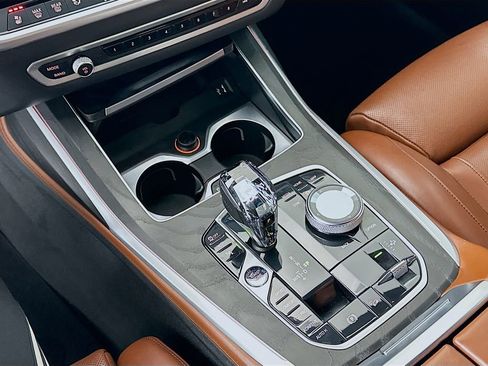 Used 2022 BMW X7 xDrive40i w/ M Sport Package image 17