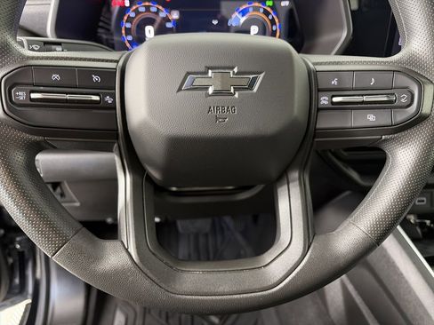 Used 2024 Chevrolet Colorado Trail Boss image 16