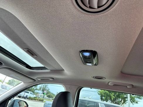 Used 2024 Hyundai Palisade Limited FWD image 20