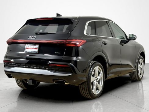 Used 2025 Audi Q5 Premium Plus w/ Premium Plus AWD/4WD image 5