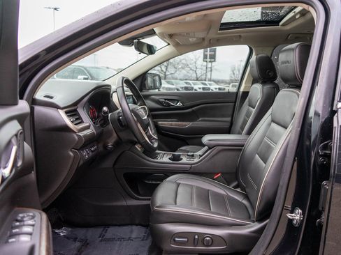 Used 2023 GMC Acadia Denali w/ Black Diamond Edition image 11