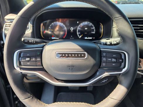 Used 2024 Jeep Wagoneer L 4WD w/ Premium Group I image 17