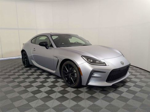 Used 2024 Toyota GR86 Premium RWD image 3