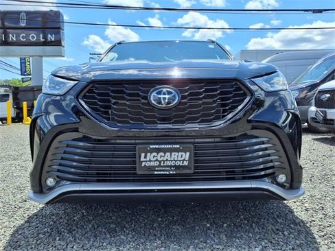 Used 2022 Toyota Highlander XSE image 6