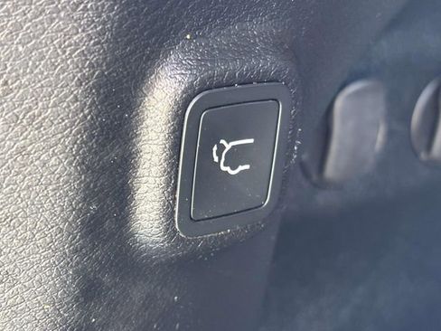 Used 2021 Jeep Cherokee Limited w/ Mopar Interior Package AWD/4WD image 33