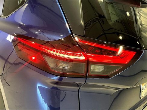Used 2023 Nissan Rogue SV image 22