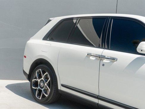 Used 2024 Rolls-Royce Cullinan Black Badge image 46
