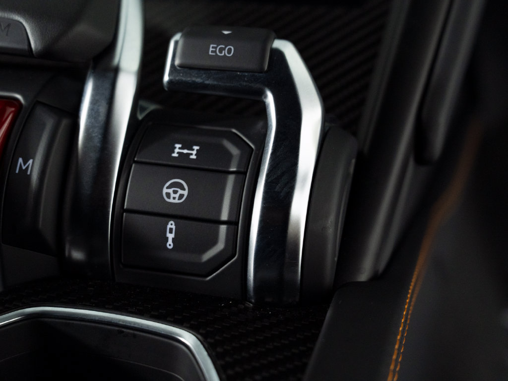 Used 2024 Lamborghini Urus S AWD/4WD image 29