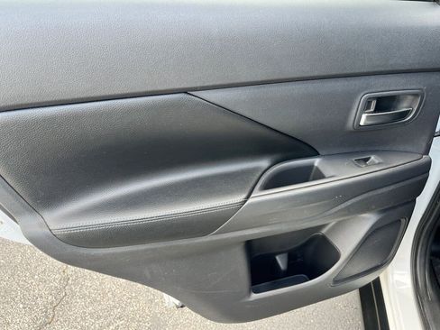 Used 2015 Mitsubishi Outlander GT image 20