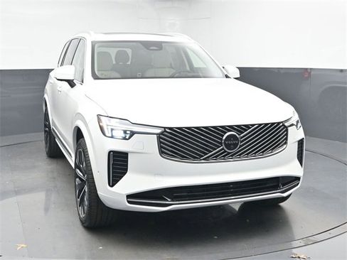New 2026 Volvo XC90 B6 Ultra image 2