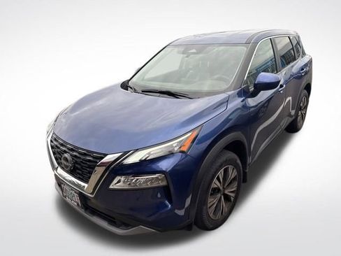 Used 2023 Nissan Rogue SV image 2