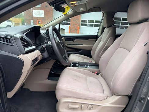 Used 2018 Honda Odyssey EX image 11