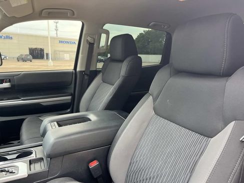 Used 2017 Toyota Tundra SR5 w/ SR5 Upgrade Package AWD/4WD image 9