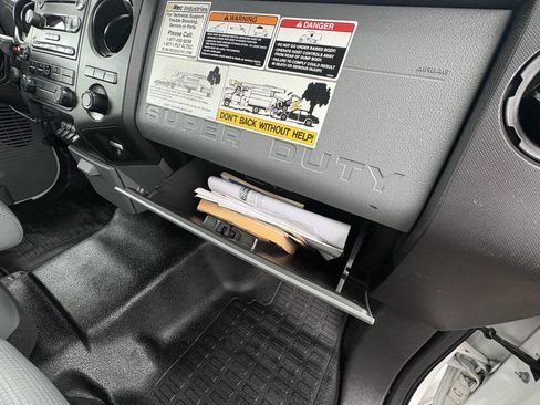 Used 2016 Ford F550 4x4 Regular Cab Super Duty image 17