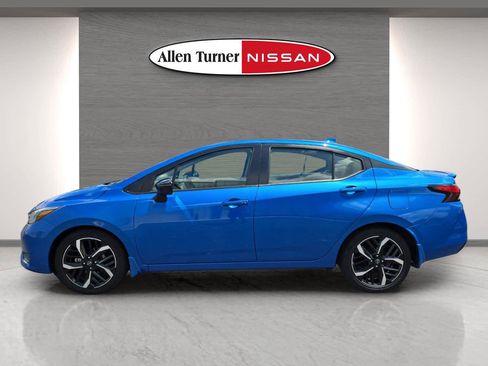 Used 2024 Nissan Versa SR w/ Trunk Package image 9